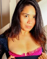 Girls Out West - 08-mj-bangs-alluring-08